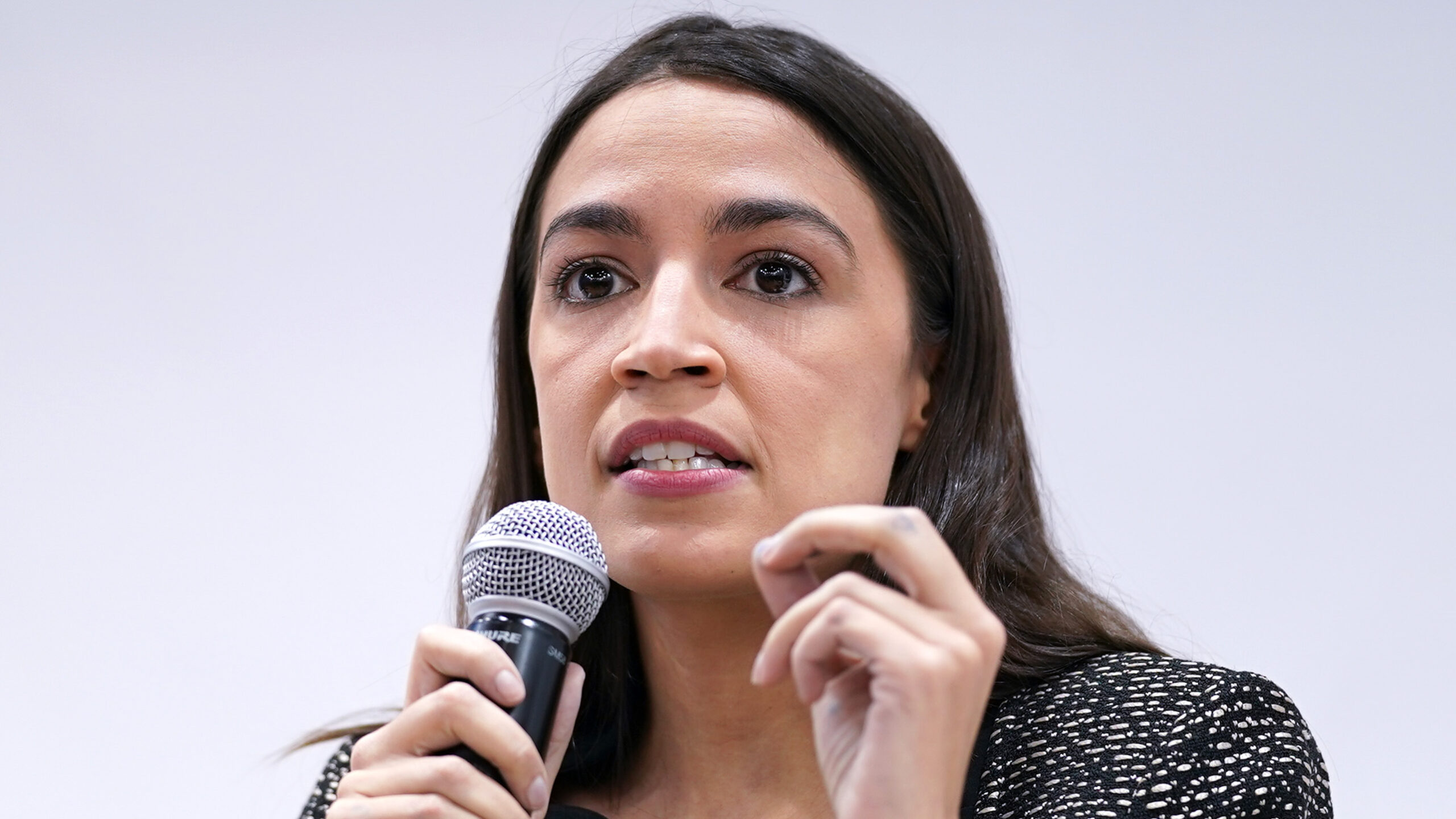 ‘I’m Going To Be Praying For Police, Not A Teacher’: NY Subway Victim Blasts AOC For Slamming Police