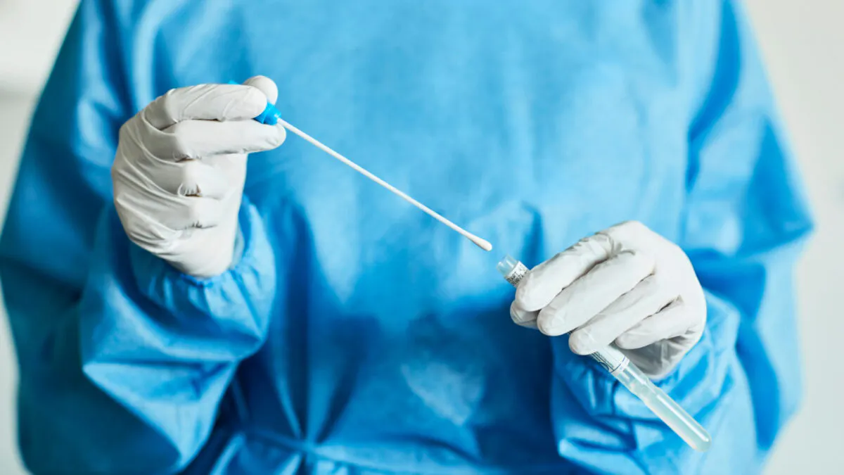 South African Doc On Omicron: Currently ‘No Reason For Panicking As We Don’t See Severely Ill Patients’