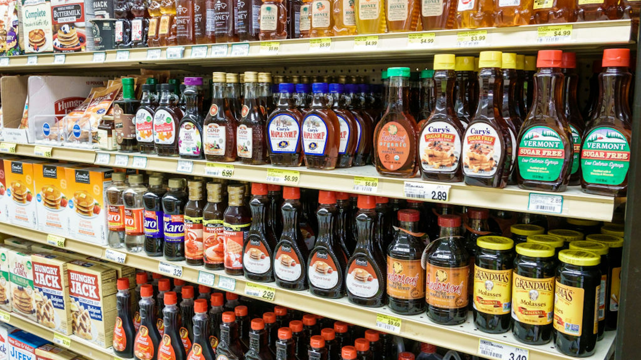 Sanibel Island, Jerry's Foods, grocery store, maple syrup aisle.