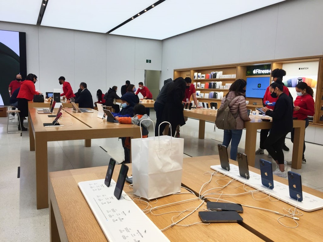 thieves-hit-california-apple-store-make-off-with-20-000-worth-of-loot