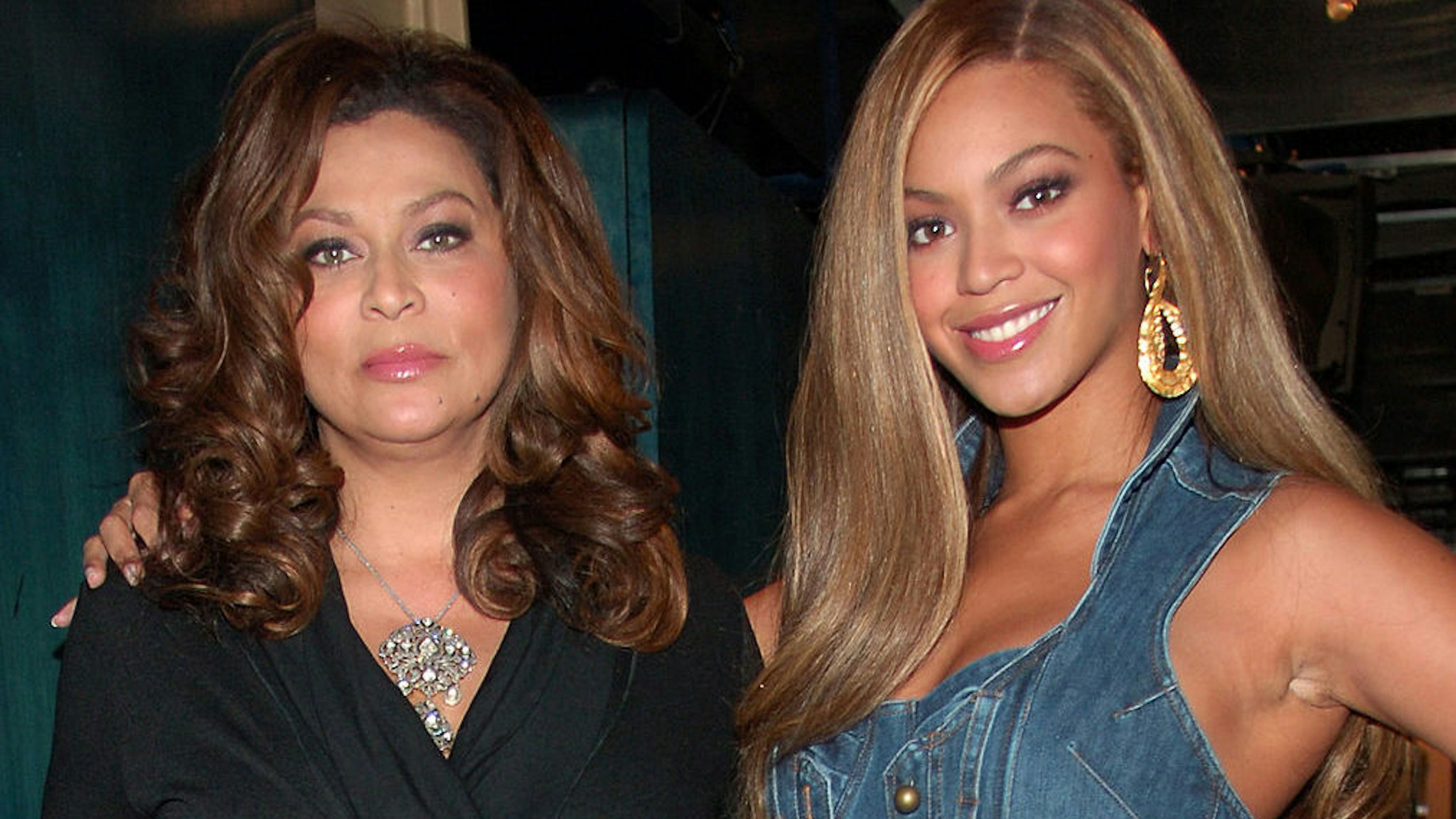 Beyonce Knowles (Right) and Her Mother Tina Knowles