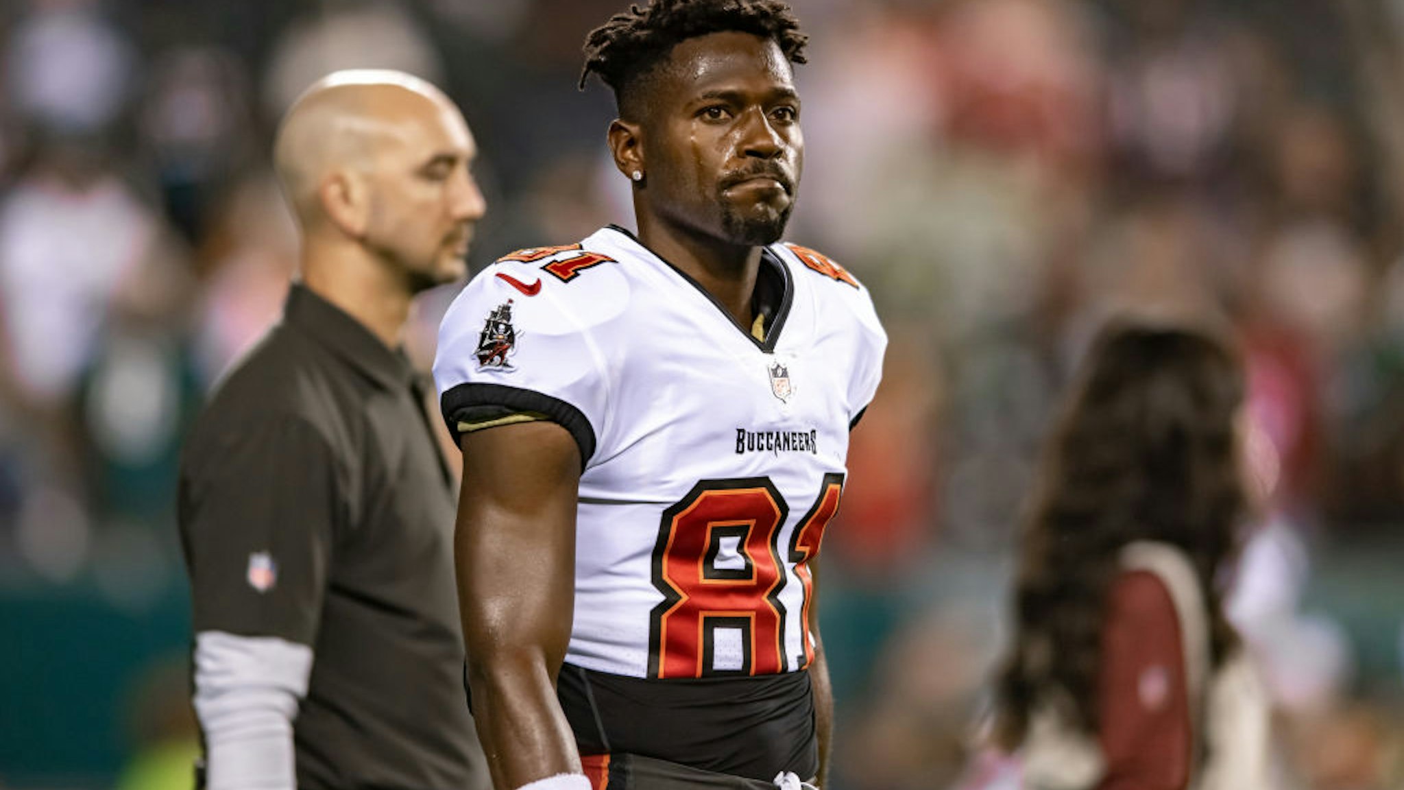 PHILADELPHIA, PA - OCTOBER 14: Tampa Bay Buccaneers wide receiver Antonio Brown (81) is pictured prior to the game between the Tampa Bay Buccaneers and Philadelphia Eagles on October 14, 2021 at Lincoln Financial Field in Philadelphia, PA. (Photo by John Jones/Icon Sportswire via Getty Images)