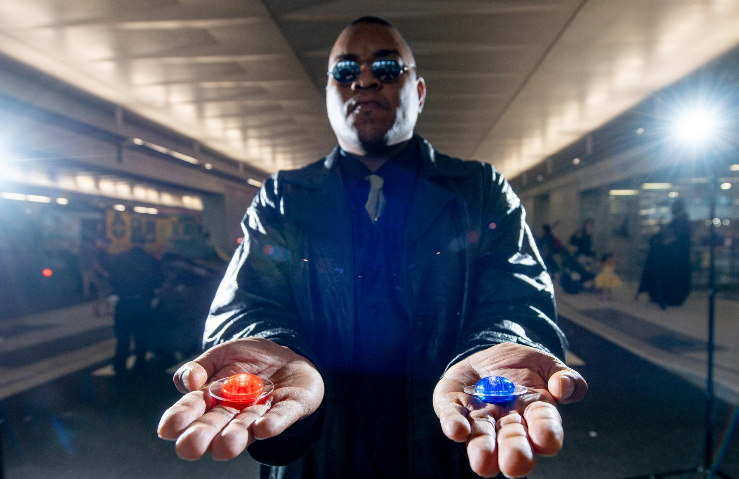 ‘The Matrix Resurrections’ Release Sparks Debate