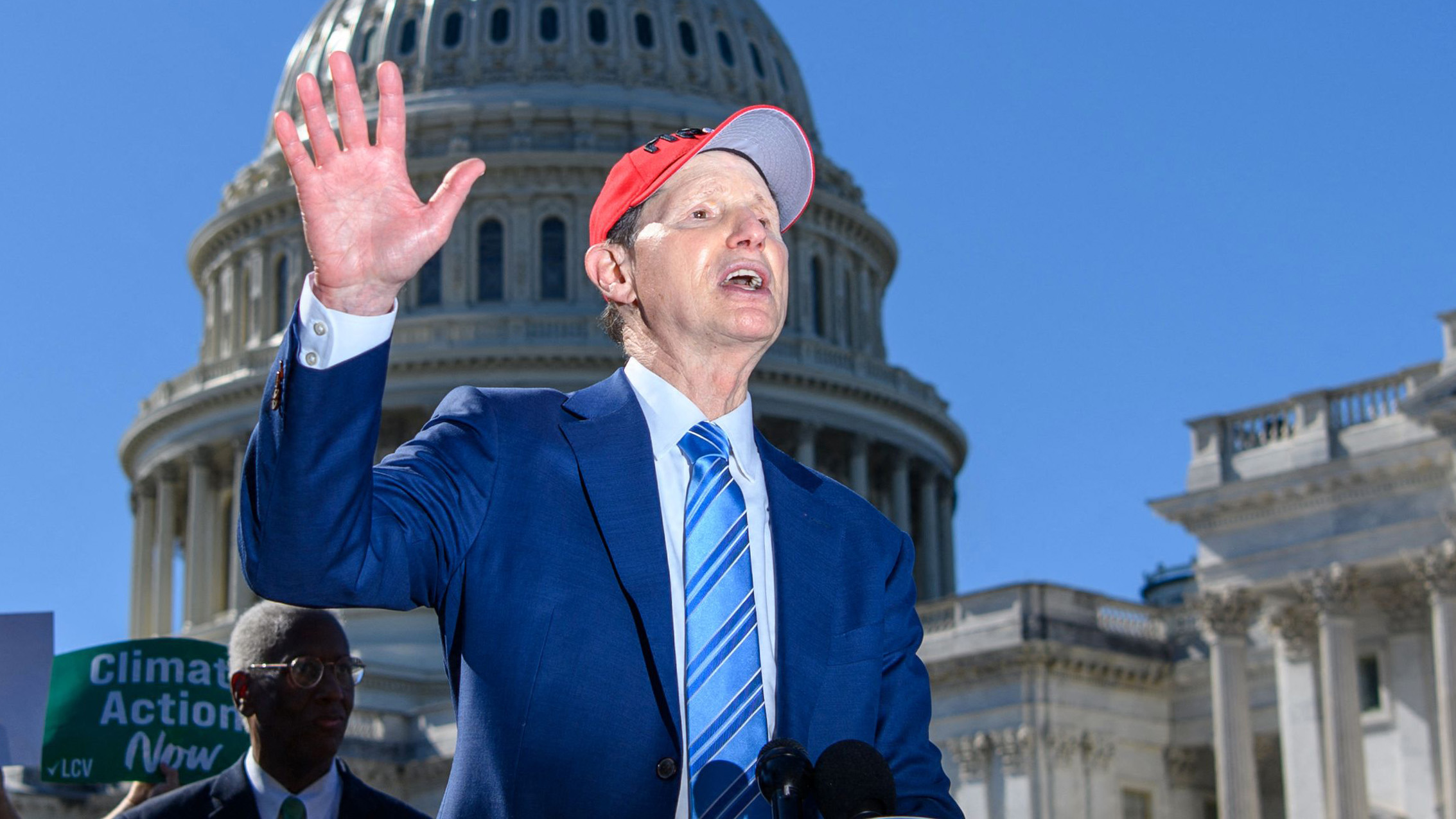 Democrat Senator Ron Wyden Blocks Bill Banning Products Made From Slave ...