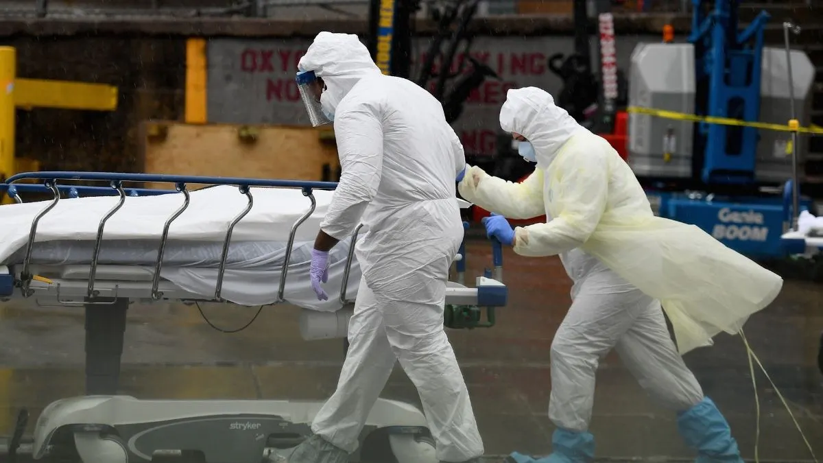 U.S. Reaches 800K COVID-19 Related Deaths As Nation Confronts New Omicron Variant