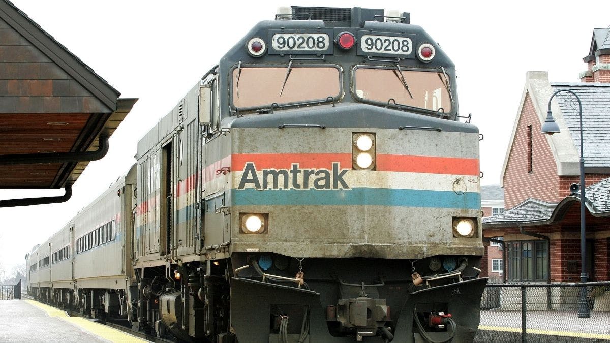 Amtrak Temporarily Suspends Worker Vaccine Mandate
