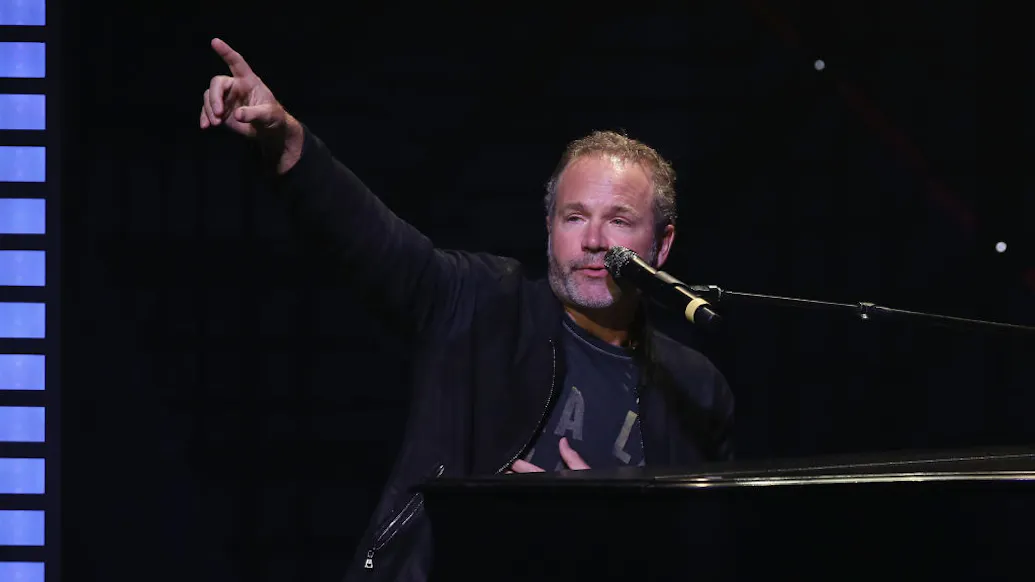 ‘Five For Fighting’ Lead Singer Drops Hilarious New Song About Justin Trudeau