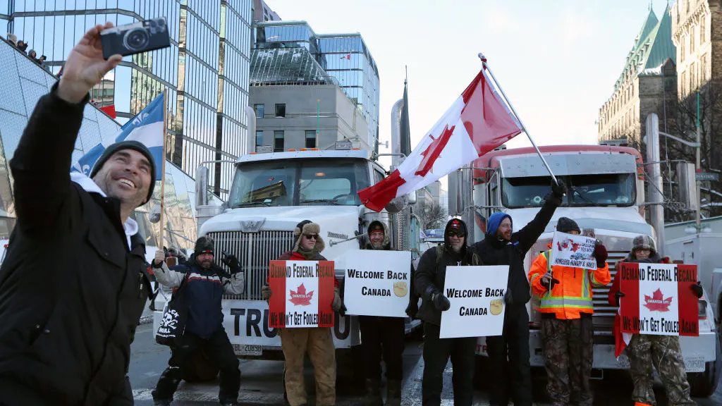 Second Trucker Protest Convoy Blocks Canada-U.S. Border, Police Tactical Units Dispatched