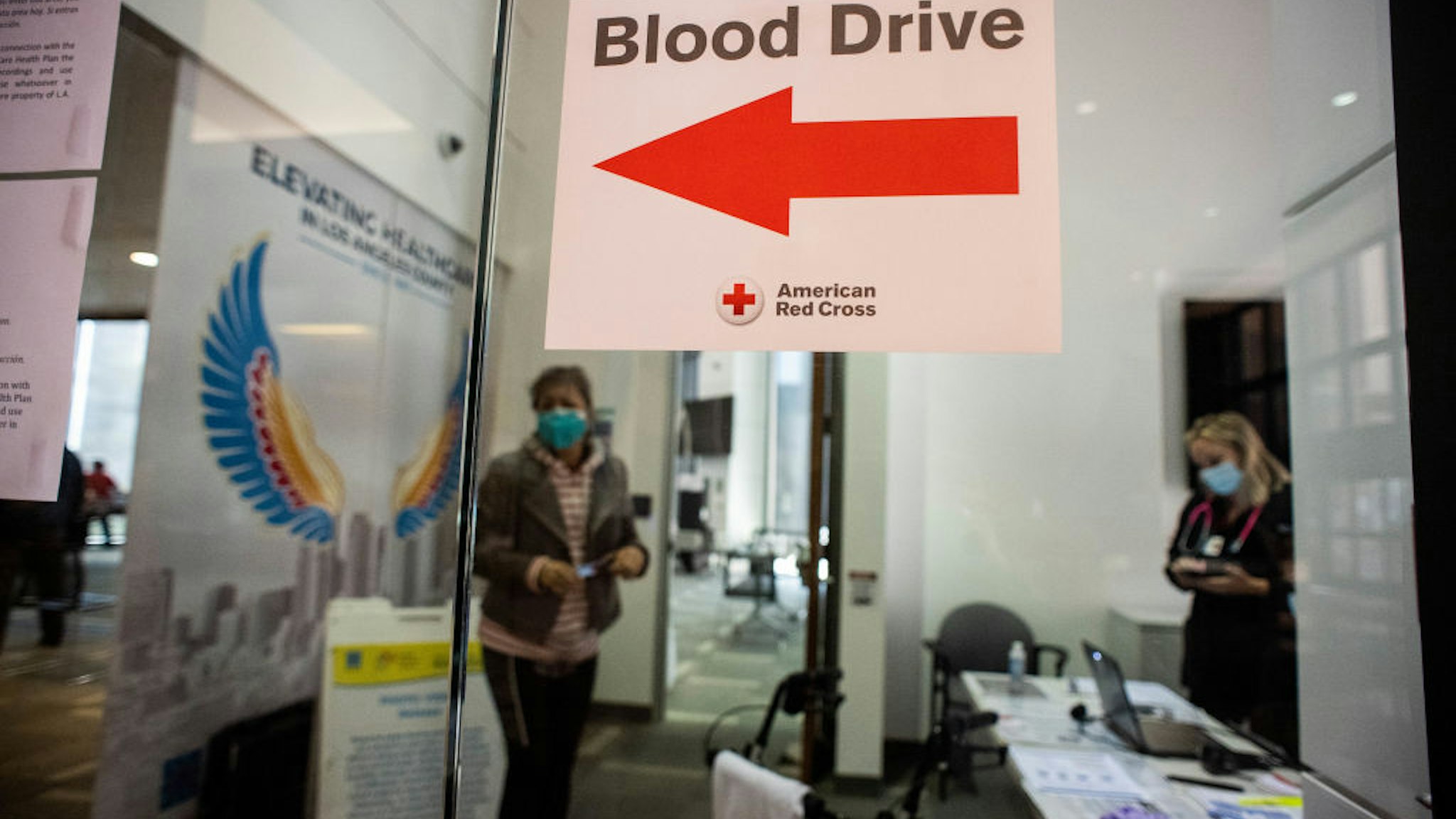 LOS ANGELES, CA - MARCH 23: The Red Cross and L.A. Care Health Plan hold a blood drive in Los Angeles on Tuesday, March 23, 2021. The Red Cross is experiencing a shortage of blood donations during the pandemic as blood drives have been canceled. (Photo by Sarah Reingewirtz, Los Angeles Daily News/SCNG)