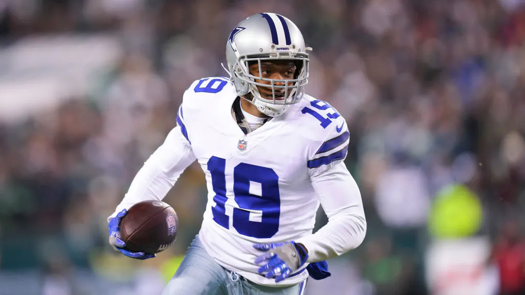 Unvaccinated Dallas Cowboys Wide Receiver Fined For Not Wearing Mask At Mavericks Game