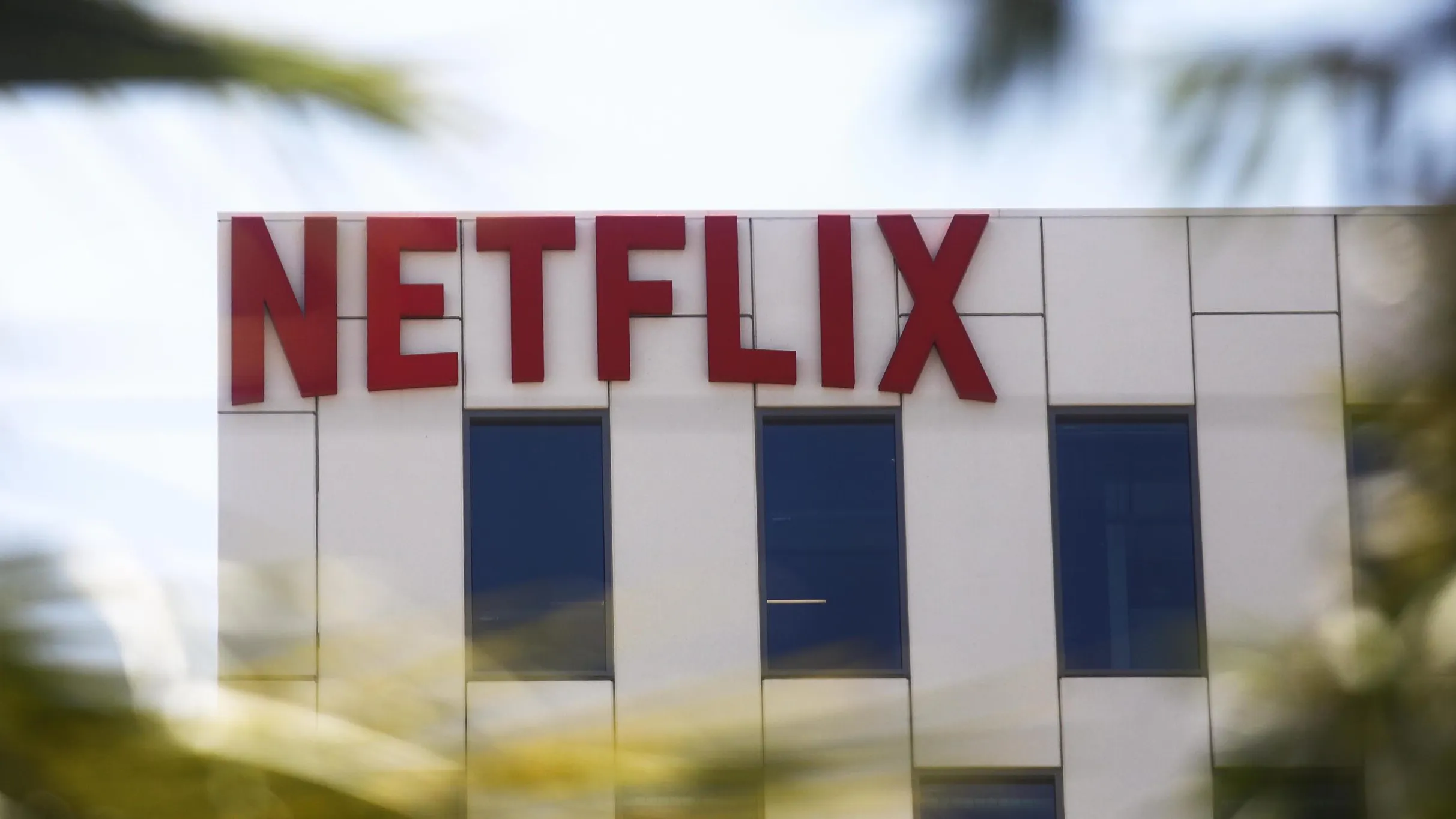Leaked Netflix Memo Encourages Recruiters To Avoid Talking About Dave Chappelle And ‘The Closer’ Controversy