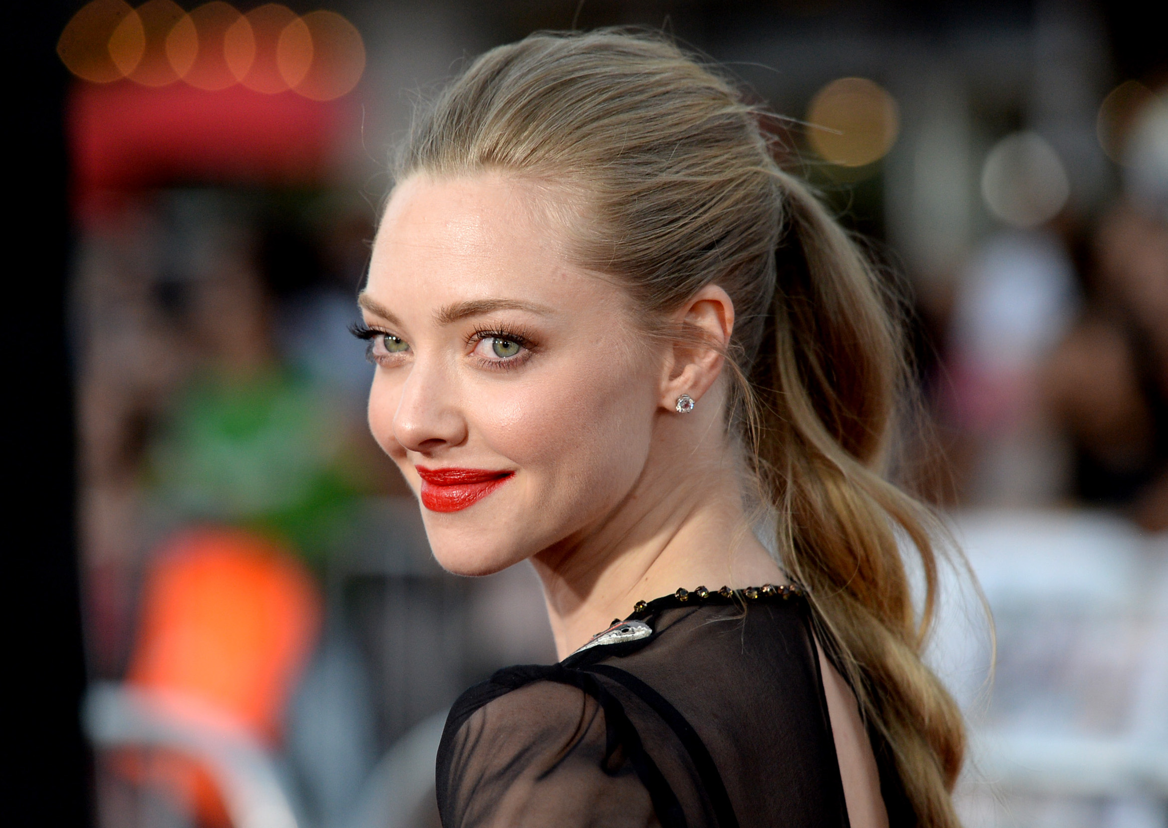 Amanda Seyfried Reveals Why She Originally Said No To Playing Elizabeth ...