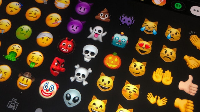 Different emojis are shown on a tablet. From meanwhile more than 3000 different Emojis you can find the right Emoji for almost every occasion.
