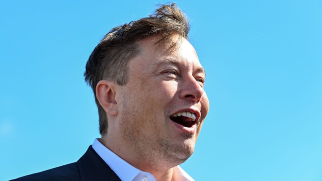 03 September 2020, Brandenburg, Grünheide: Elon Musk, head of Tesla, stands on the construction site of the Tesla Gigafactory. In Grünheide near Berlin, a maximum of 500,000 vehicles per year are to roll off the assembly line starting in July 2021. According to the plans of the car manufacturer, the maximum is to be reached as quickly as possible.