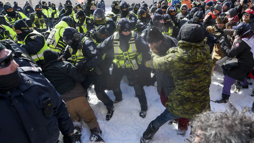WATCH: Ottawa Police Use Pepper Spray, Clubs, Horses Against Freedom Convoy Protesters