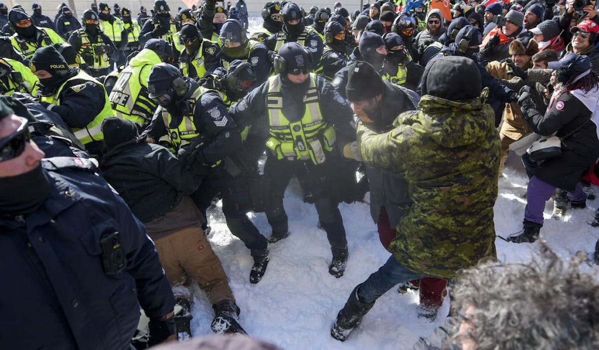 WATCH: Ottawa Police Use Pepper Spray, Clubs, Horses Against Freedom Convoy Protesters