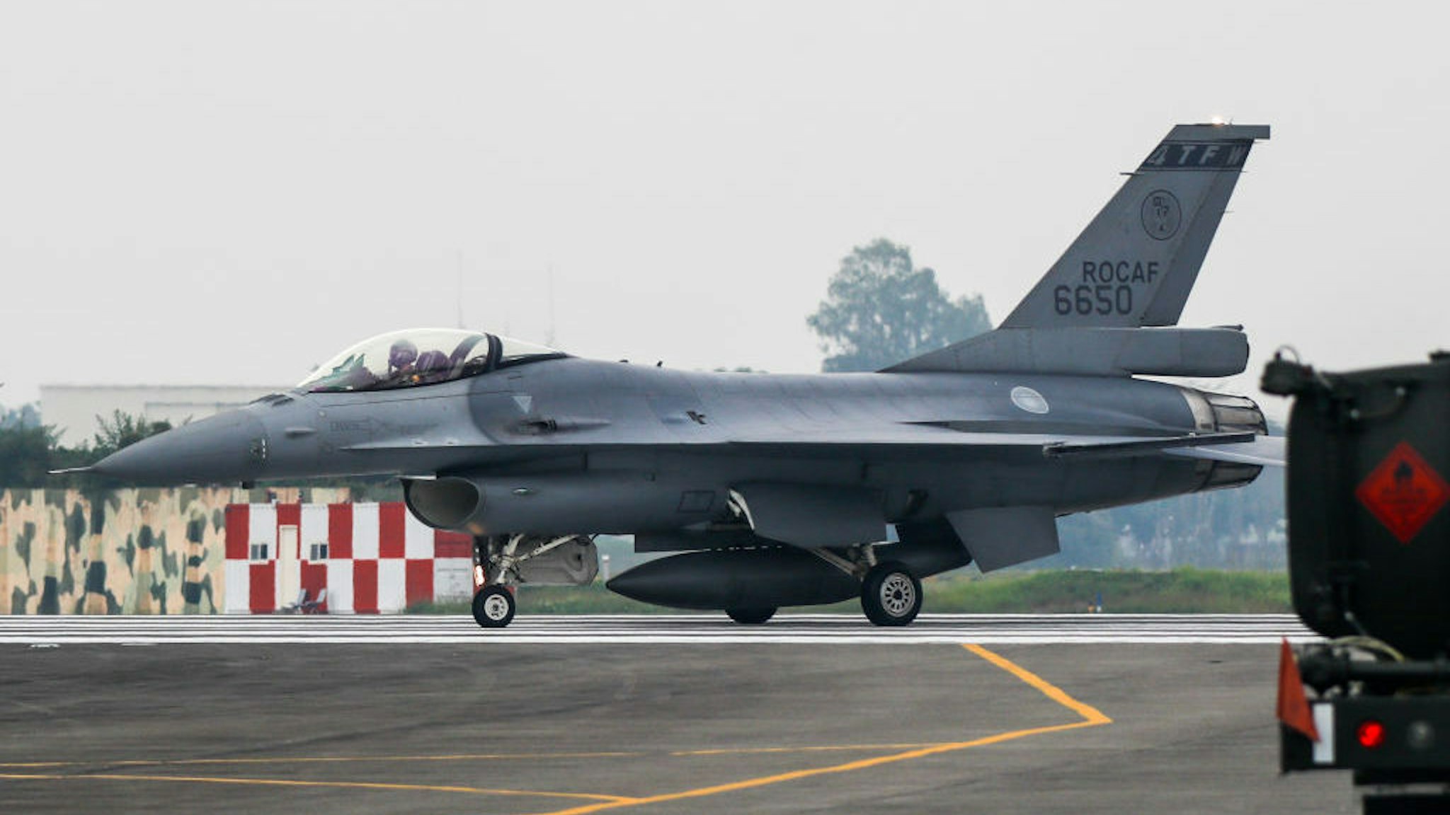 An archive photo taken during an Air Force drill on Jan 5, 2022 shows the taxing of an F-16V jet-fighter with with the serial number 6650, which has been reported missing over the sea off western Taiwan on 11 January local time, as it was deployed to a routine training, in Chiayi, Taiwan, 11 Jan, 2022. According to Taiwan’s Air Force, search and recovery operations have been underway, with residents saying that they witnessed the crashing of the warplane F-16V into the sea near Chiayi. (Photo by Ceng Shou Yi/NurPhoto)
