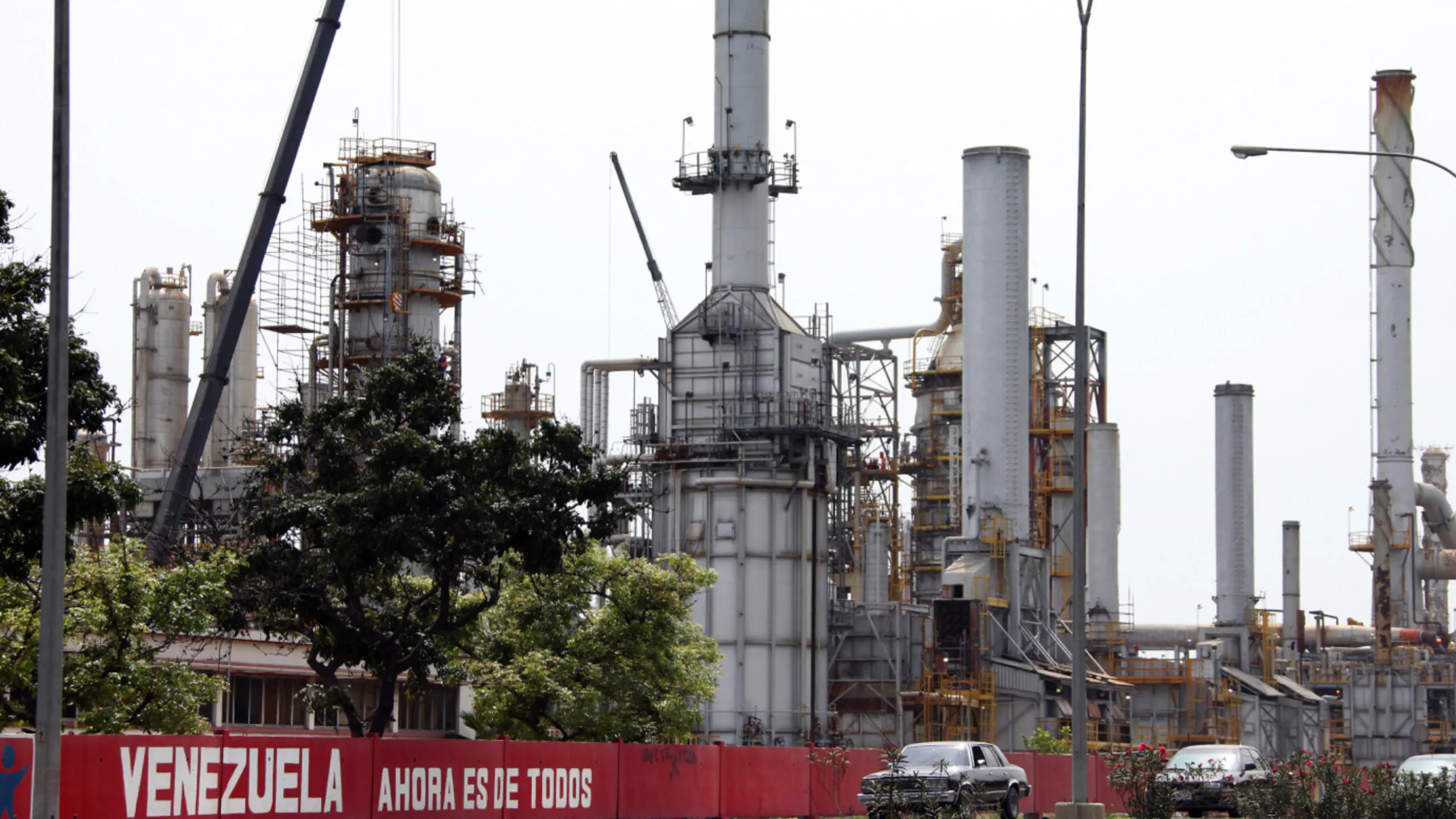 Republican Leaders Furious Over Reports That Biden Admin Is Seeking To Import Oil From Venezuela