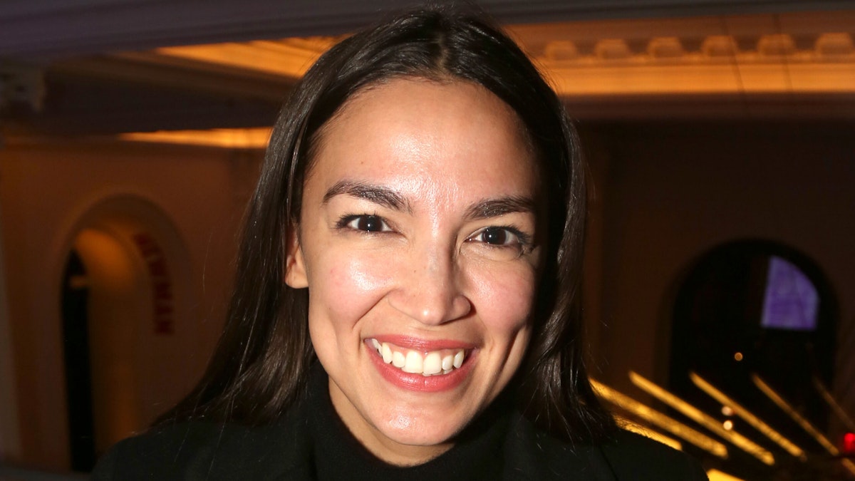 AOC Issues Major Warning To Democrats Ahead Of 2022 Midterms The