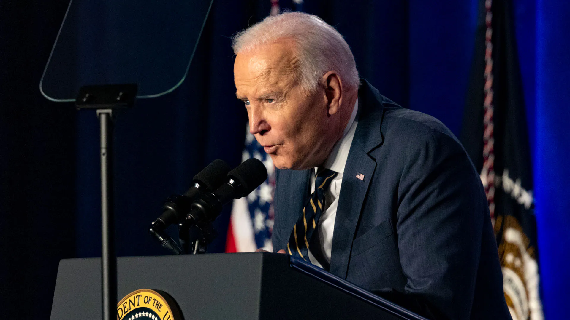 Bill Maher Torches Biden: Why Did Putin Not Invade Ukraine When Trump Was In Office?