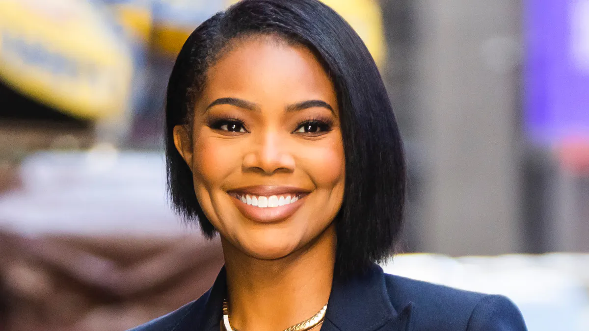 Superstar Actress Turns Heads In Dark Navy Blue Blue Pants Suit