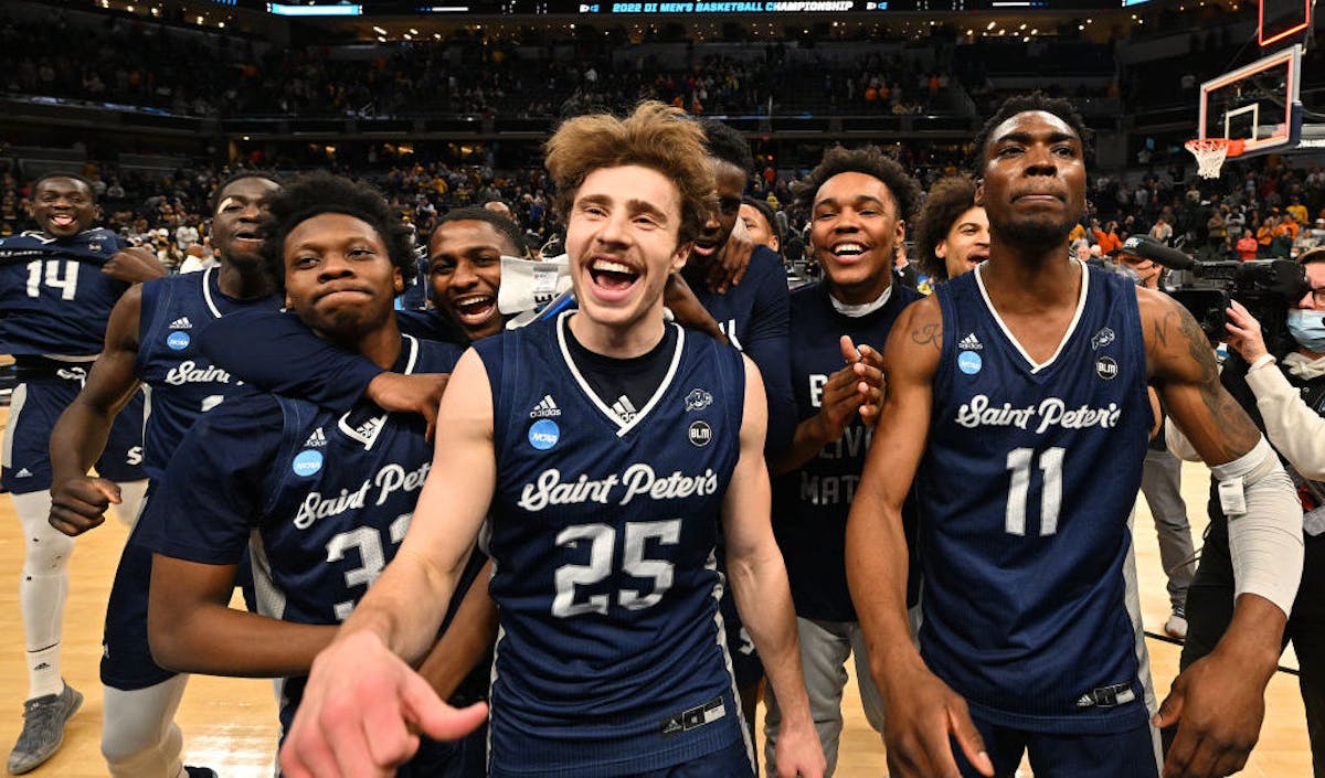 15-Seed Saint Peter’s Advances To Sweet 16, One-Seed Baylor Goes Down 1 image