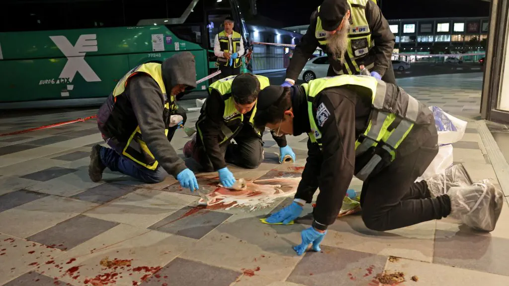 4 Israelis Murdered By Arab Terrorist, Worst Attack In Almost 6 Years. Hamas Praises Killer.