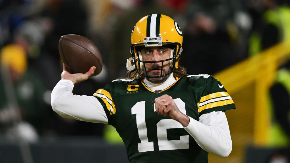 Report: Aaron Rodgers Returning To Green Bay; Disputes Reports About Massive Contract