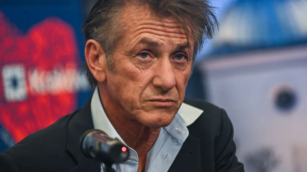 Sean Penn Threatens To ‘Smelt’ His Own Oscars If Academy Nixes Zelensky Speech
