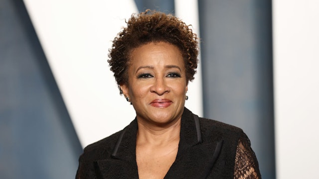 BEVERLY HILLS, CALIFORNIA - MARCH 27: Wanda Sykes attends the 2022 Vanity Fair Oscar Party hosted by Radhika Jones at Wallis Annenberg Center for the Performing Arts on March 27, 2022 in Beverly Hills, California. (Photo by Dimitrios Kambouris/WireImage)