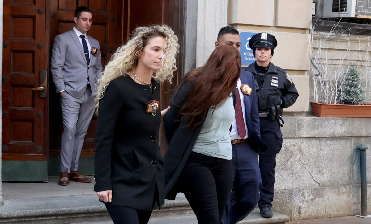 Woman Who Allegedly Shoved Broadway Singing Coach To Her Death Is Being Targeted Due To Her Socioeconomic Status Lawyer Says