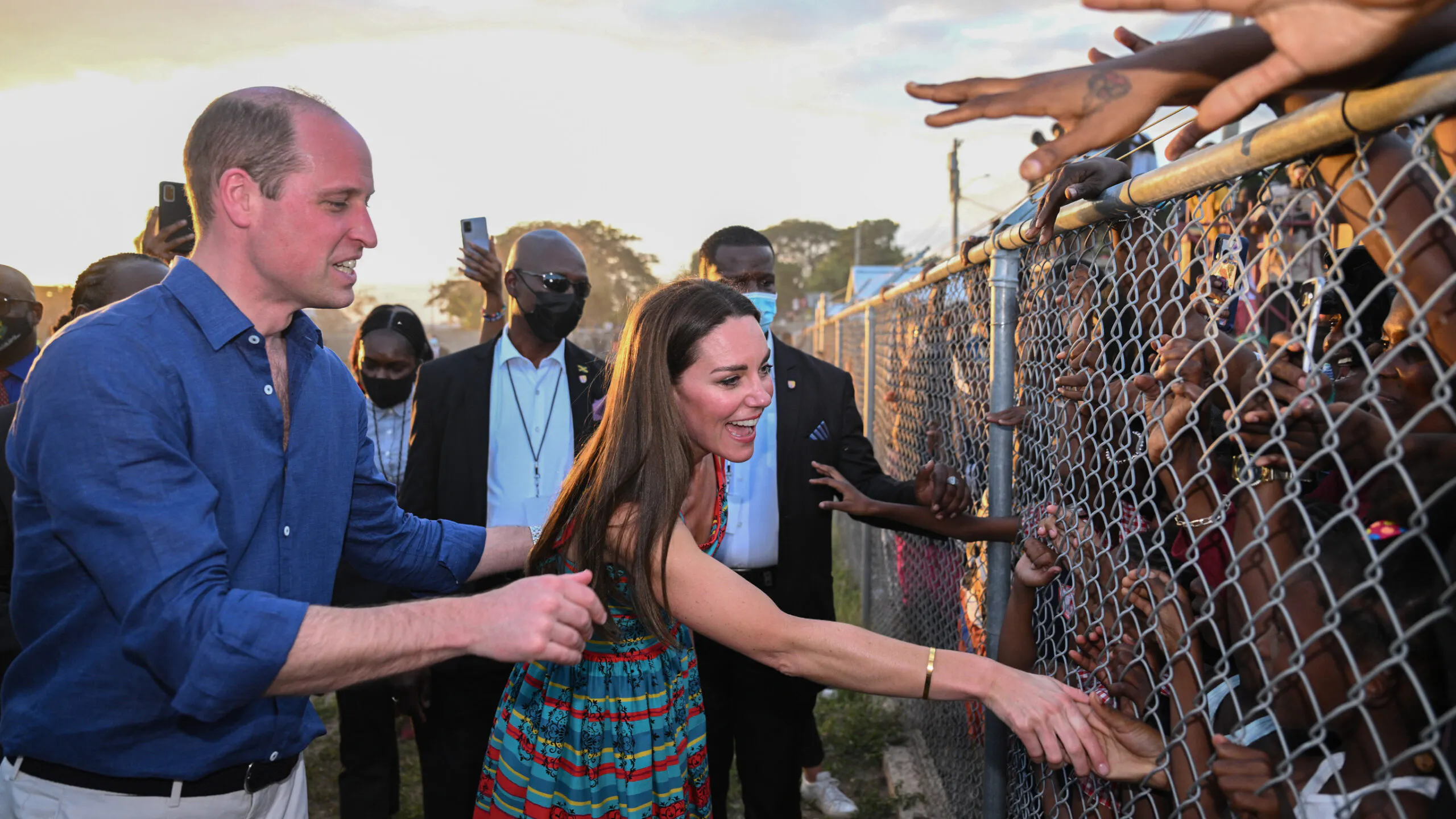 Prince William And Kate Middleton Face Backlash After Photo Of Greeting Children Through Chain Link Fence Goes Viral
