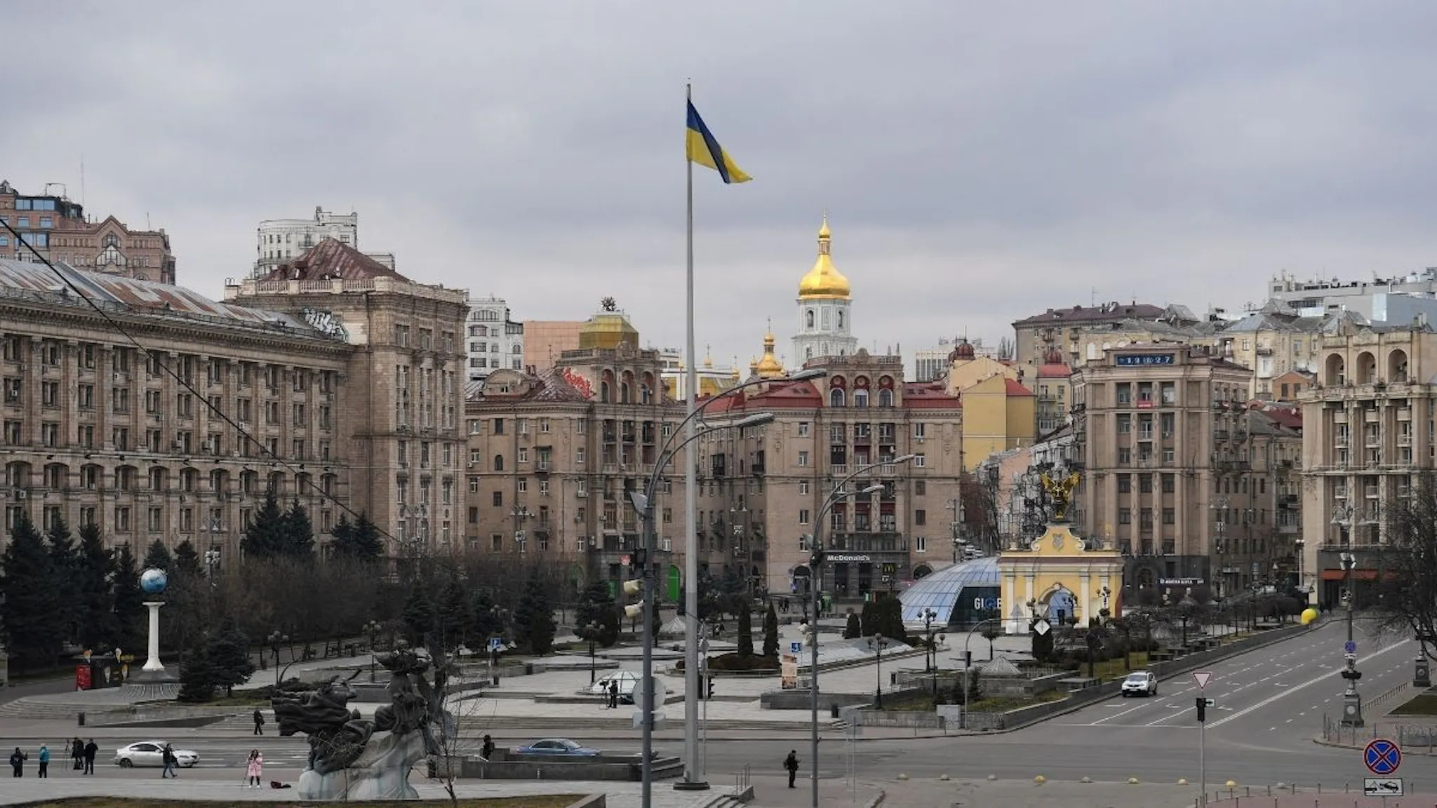 Kyiv A picture shows the almost deserted center of the Ukrainian capital of Kyiv on February 25, 2022.