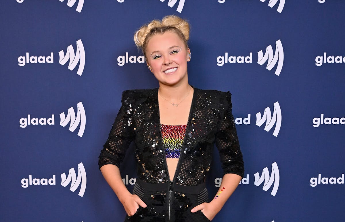‘Smells Homophobic To Me’: JoJo Siwa Fans Call Out Nickelodeon For Not Inviting Her To Kids’ Choice Awards 1 image