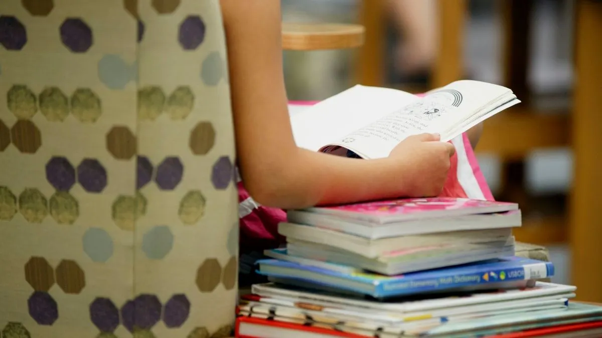 English Teachers Announce Book Reading Is Overrated, Claim It’s Time To ‘Decenter’ Reading And Essays