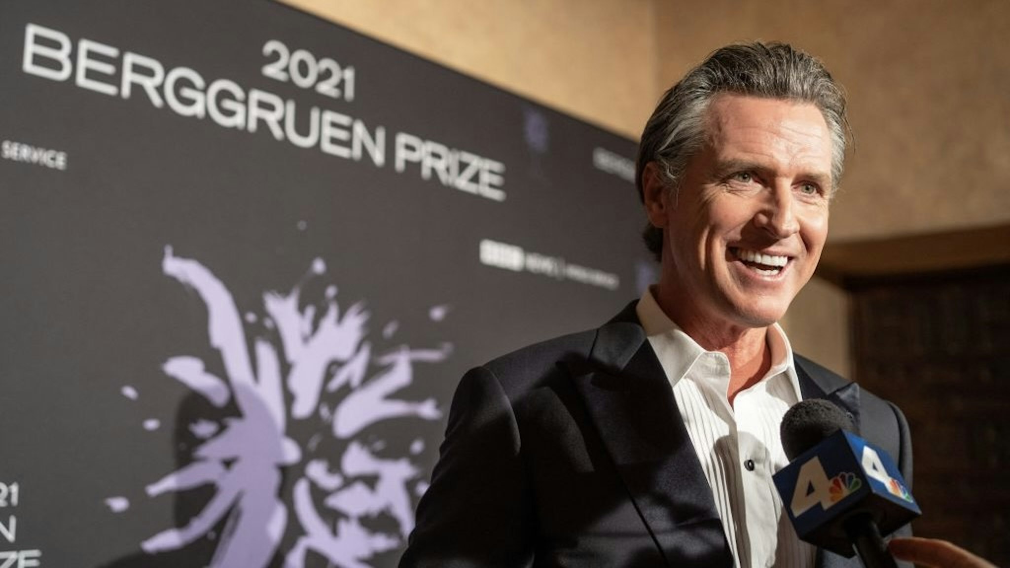 US-ENTERTAINMENT-CULTURE Governor of California Gavin Newsom attends the Berggruen Prize Gala at the Berggruen Hearst estate in Beverly Hills, California on May 4, 2022. (Photo by Morgan LIEBERMAN / AFP) (Photo by MORGAN LIEBERMAN/AFP via Getty Images) MORGAN LIEBERMAN / Contributor