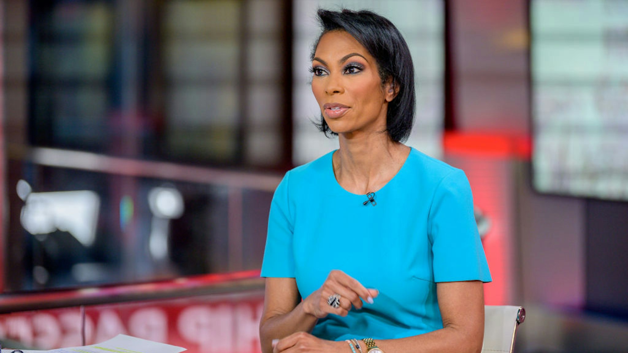 NEW YORK, NEW YORK - MARCH 09: Harris Faulkner as Dr. Oz visits "Outnumbered Overtime" at Fox News Channel Studios on March 09, 2020 in New York City. (Photo by Roy Rochlin/Getty Images)