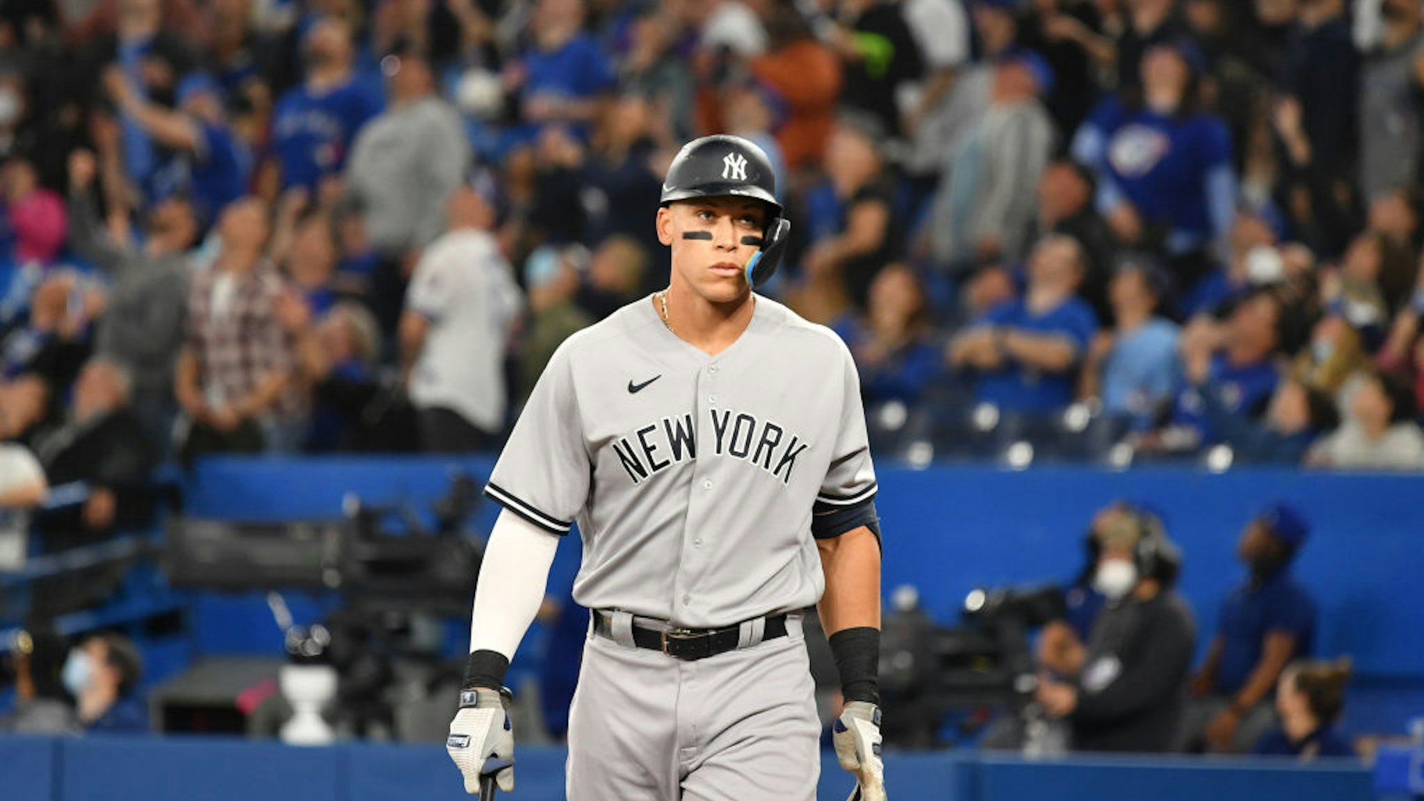 TORONTO, ON - MAY 03: New York Yankees right fielder Aaron Judge (99) walks back to base after hitting a foul ball during the MLB regular season game between the New York Yankees and the Toronto Blue Jays on May 03, 2022, at Rogers Center in Toronto, ON, Canada. (Photo by Gavin Napier/Icon Sportswire via Getty Images)