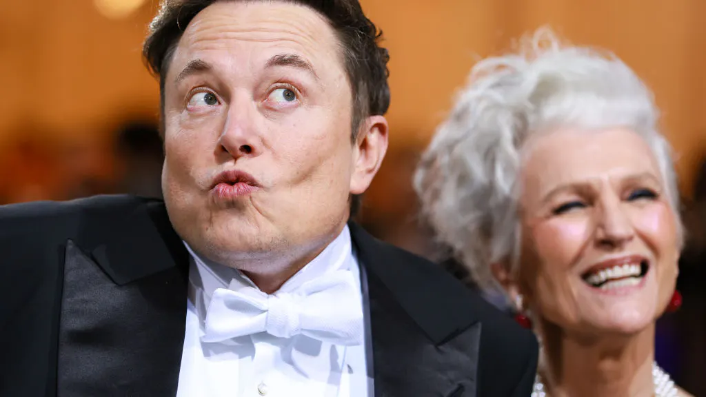‘He Doesn’t Listen’: Elon Musk’s Mom Crashes His Met Gala Red Carpet Interview