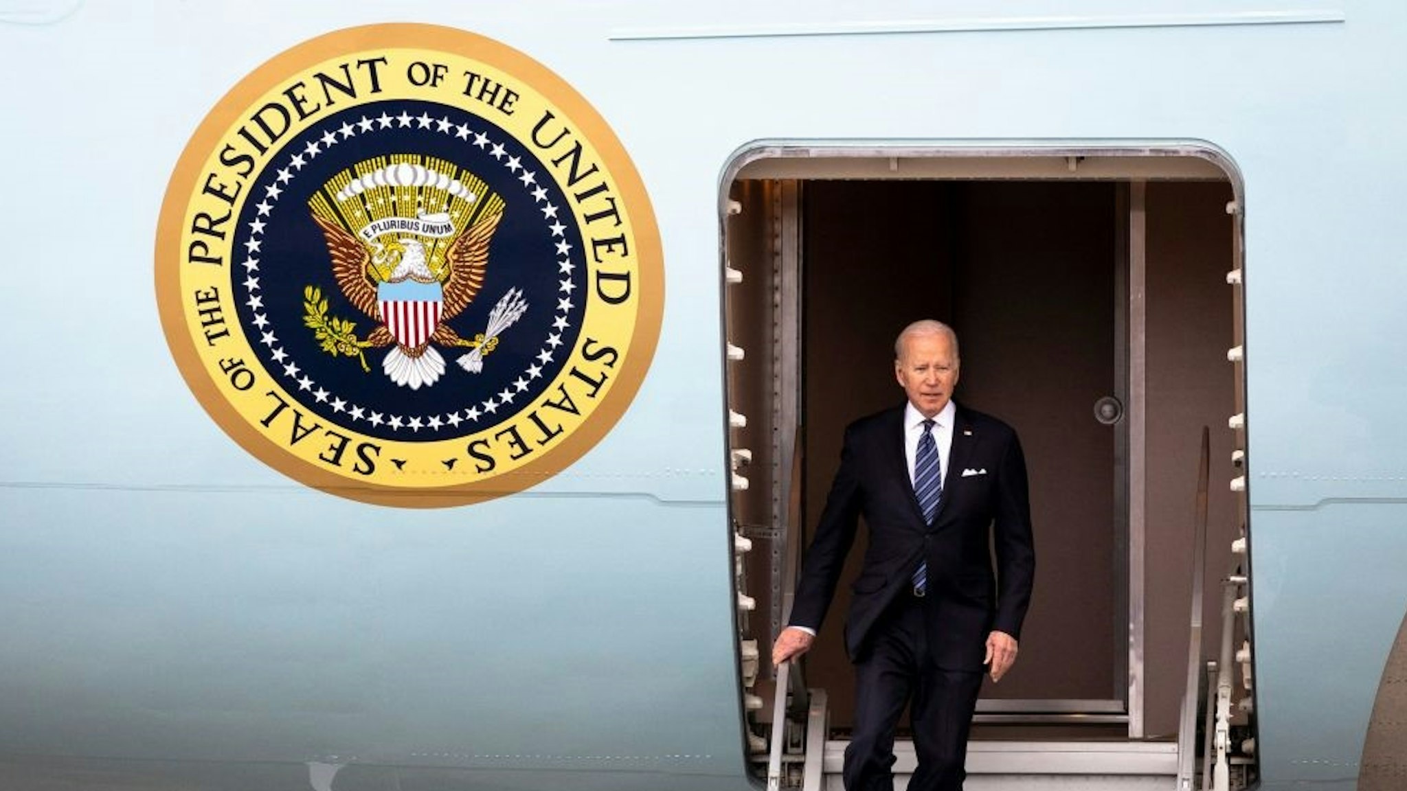 US President Joe Biden disembarks from Air Force One at Minneapolis-Sait Paul International Airport in Minneapolis, Minnesota, on May 1, 2022. - Biden is traveling to Minneapolis, Minnesota, for the memorial service of former Vice President Walter Mondale. (Photo by Kerem Yucel / AFP) (Photo by