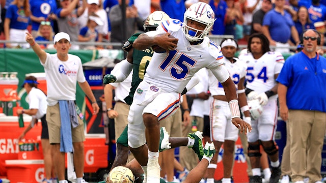 TAMPA, FLORIDA - SEPTEMBER 11: Anthony Richardson #15 of the Florida Gators rushes for a fourth quarter touchdown during a game against the South Florida Bulls at Raymond James Stadium on September 11, 2021 in Tampa, Florida.