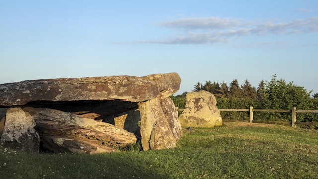 DORSTONE, ENGLAND 14TH JULY 2018 - Arthurs Stone - a neolithic burial chamber that has been linked to King Arthur since before the 13th Century, Dorstone Hill, Golden Valley, Wales / England border, United Kingdom.