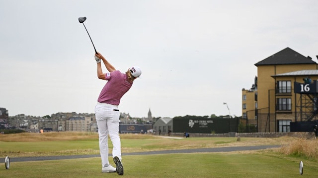 ST ANDREWS, SCOTLAND - JULY 17: Cameron Smith of Australia tees off on the seventeenth hole during Day Four of The 150th Open at St Andrews Old Course on July 17, 2022 in St Andrews, Scotland. (Photo by