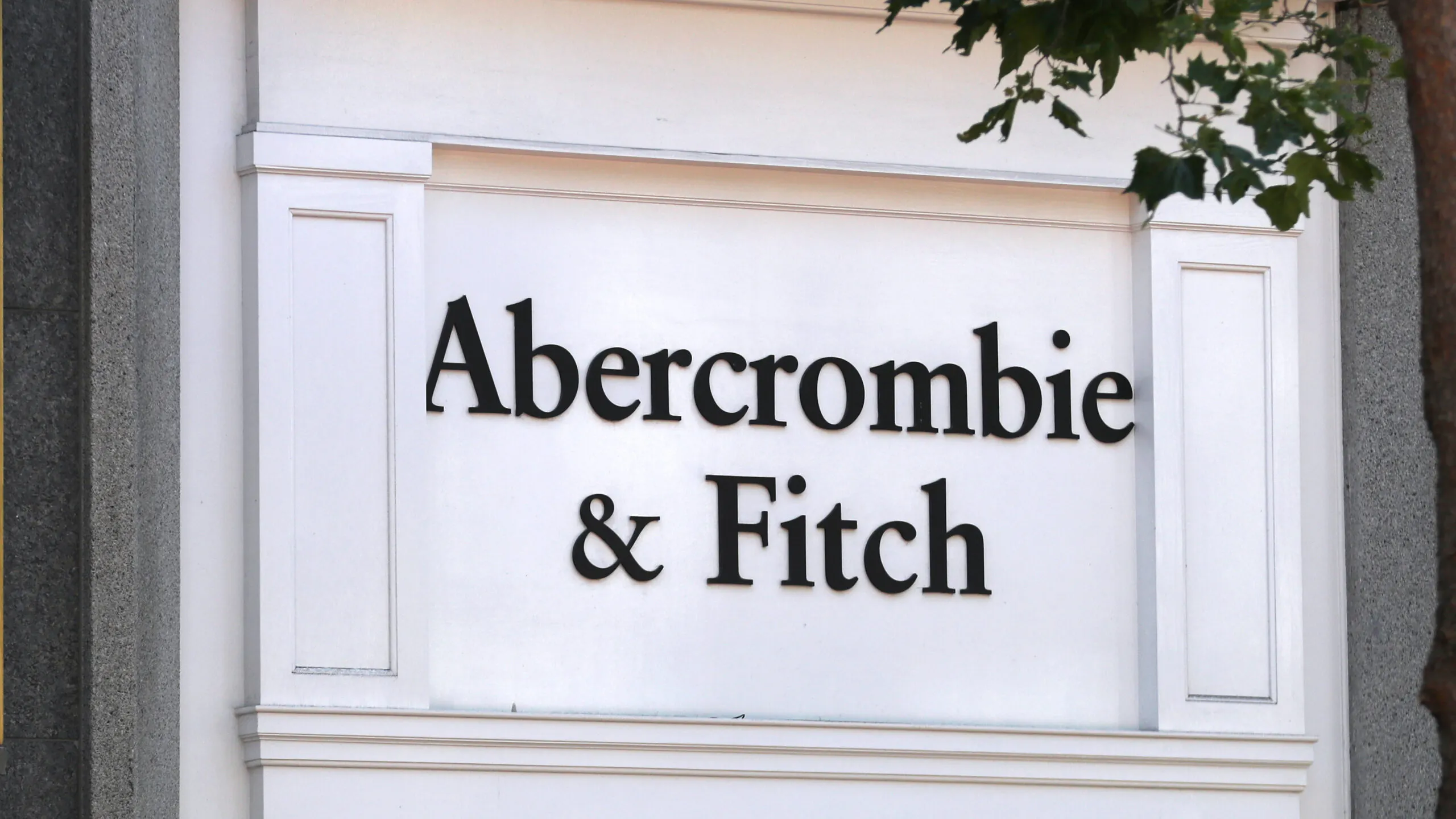 ‘Diabetes And Heart Attacks’: Abercrombie Gets Mocked After Posting Photo Of Plus-Sized Model