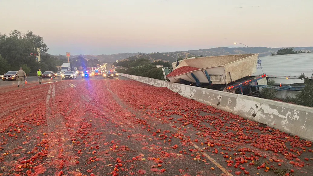 Chain Of Car Crashes Caused By 300,000 Tomatoes Rolling Onto California Highway