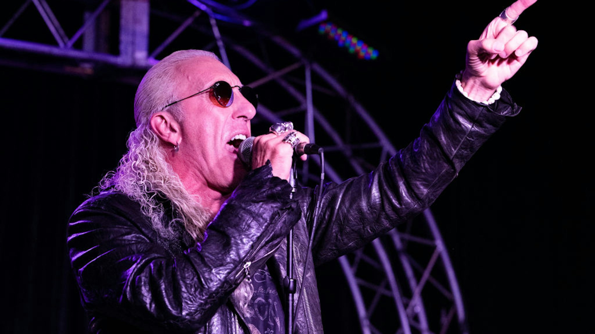 AGOURA HILLS, CALIFORNIA - APRIL 05: Singer Dee Snider, former singer of Twisted Sister, performs onstage during a Concert for Ukraine benefiting Save the Children's "Children's Emergency Fund" at BL Dancehall and Saloon on April 05, 2022 in Agoura Hills, California. (Photo by Scott Dudelson/Getty Images)