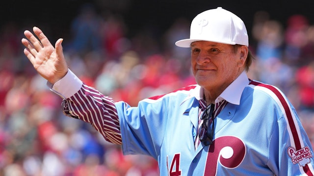 Former MLB player Pete Rose #14 of the Philadelphia Phillies salutes the crowd prior to the game against the Washington Nationals at Citizens Bank Park on August 7, 2022 in Philadelphia, Pennsylvania.