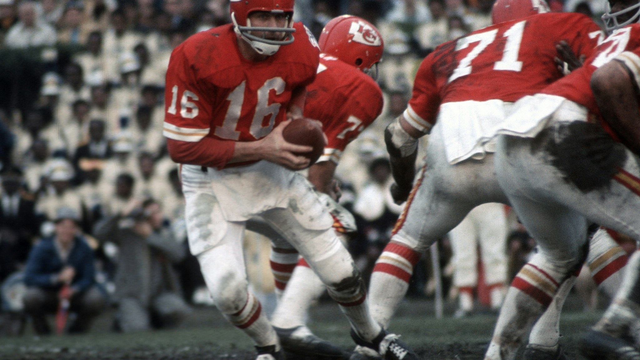 Len Dawson, the great Kansas City Chiefs quarterback who led the team to a Super Bowl win in 1970, has died.