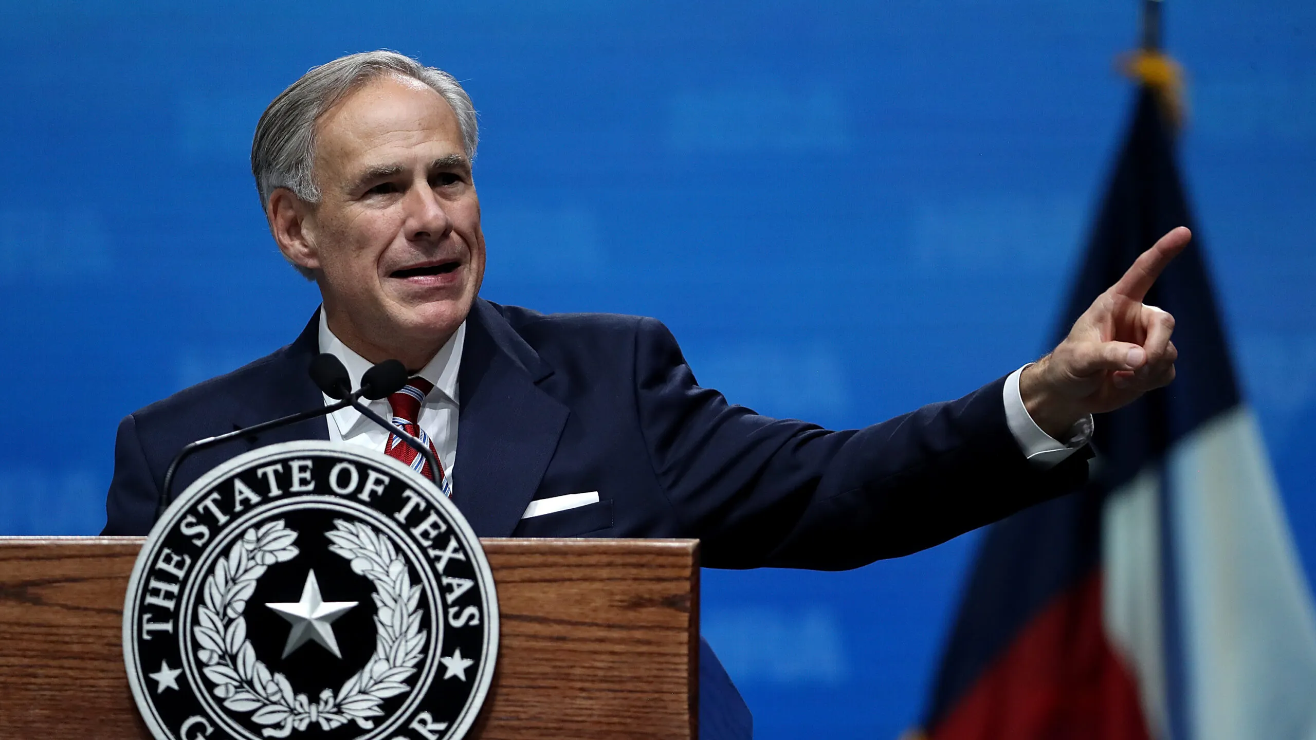 Gov. Abbott Drops Off First Busload Of Migrants In Chicago