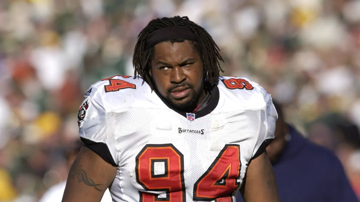 Former NFL player advises teammates after social media dispute